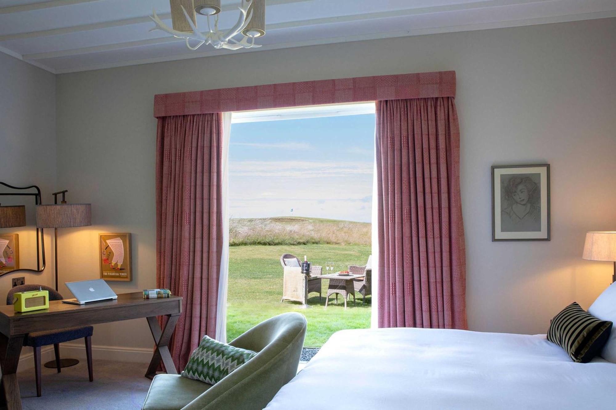 Another Place, The Machrie Port Ellen Chambre photo